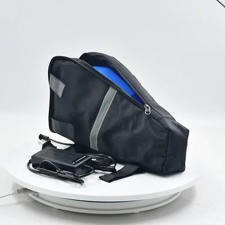 Aanpasbare 72V driehoekige e-bike batterij 3000W 3500W 72V 20Ah E-bike batterij met 18650 cellen